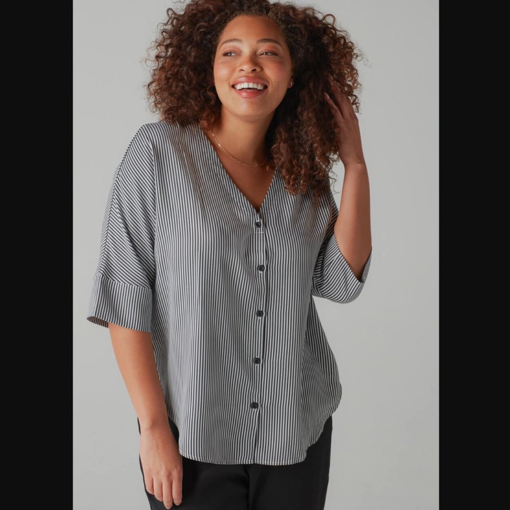 Vetta Boyfriend Shirt in Black and White Stripe XS